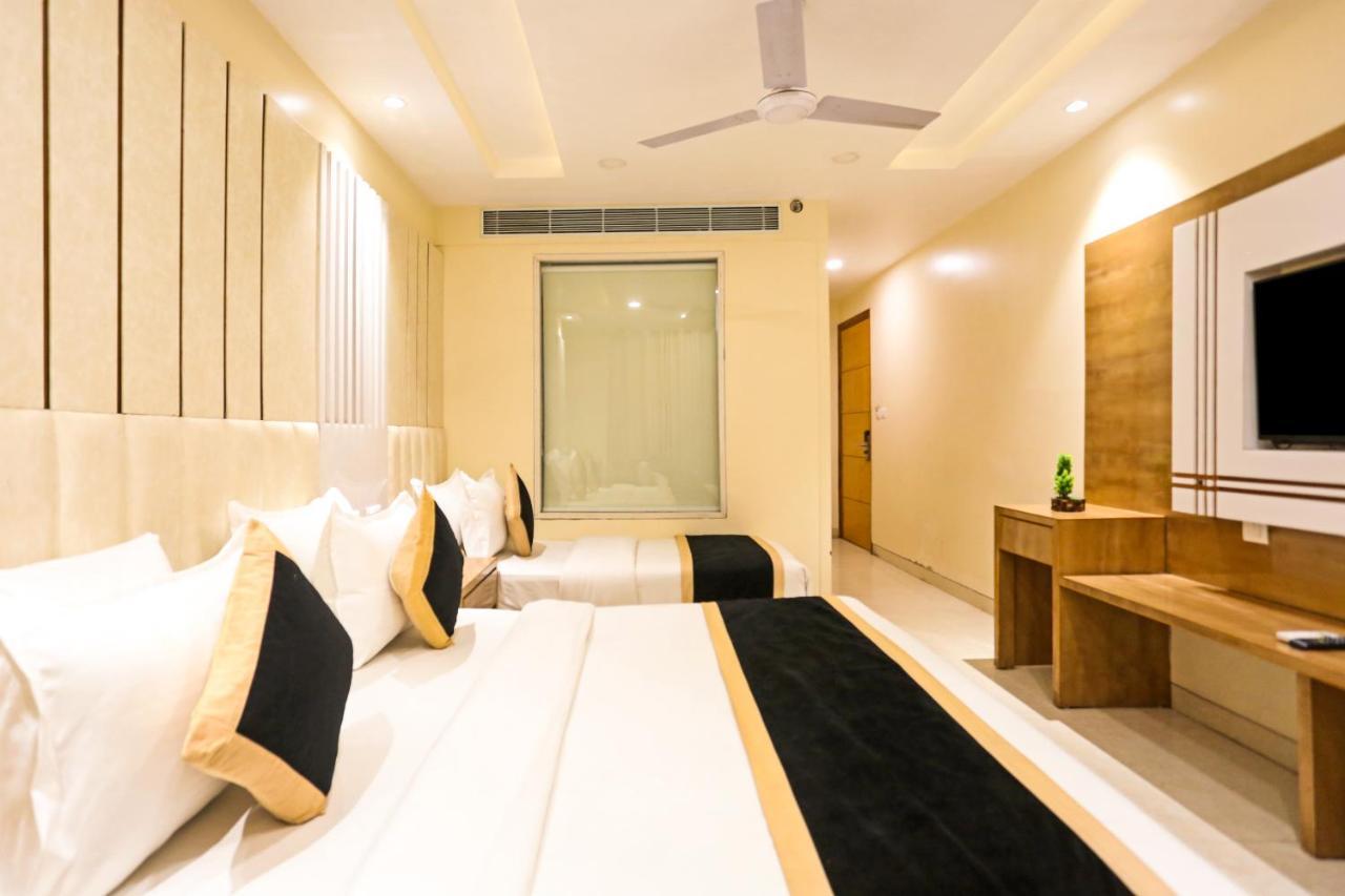 Hotel Worth Newly Bulit - Nowe Delhi Zewnętrze zdjęcie