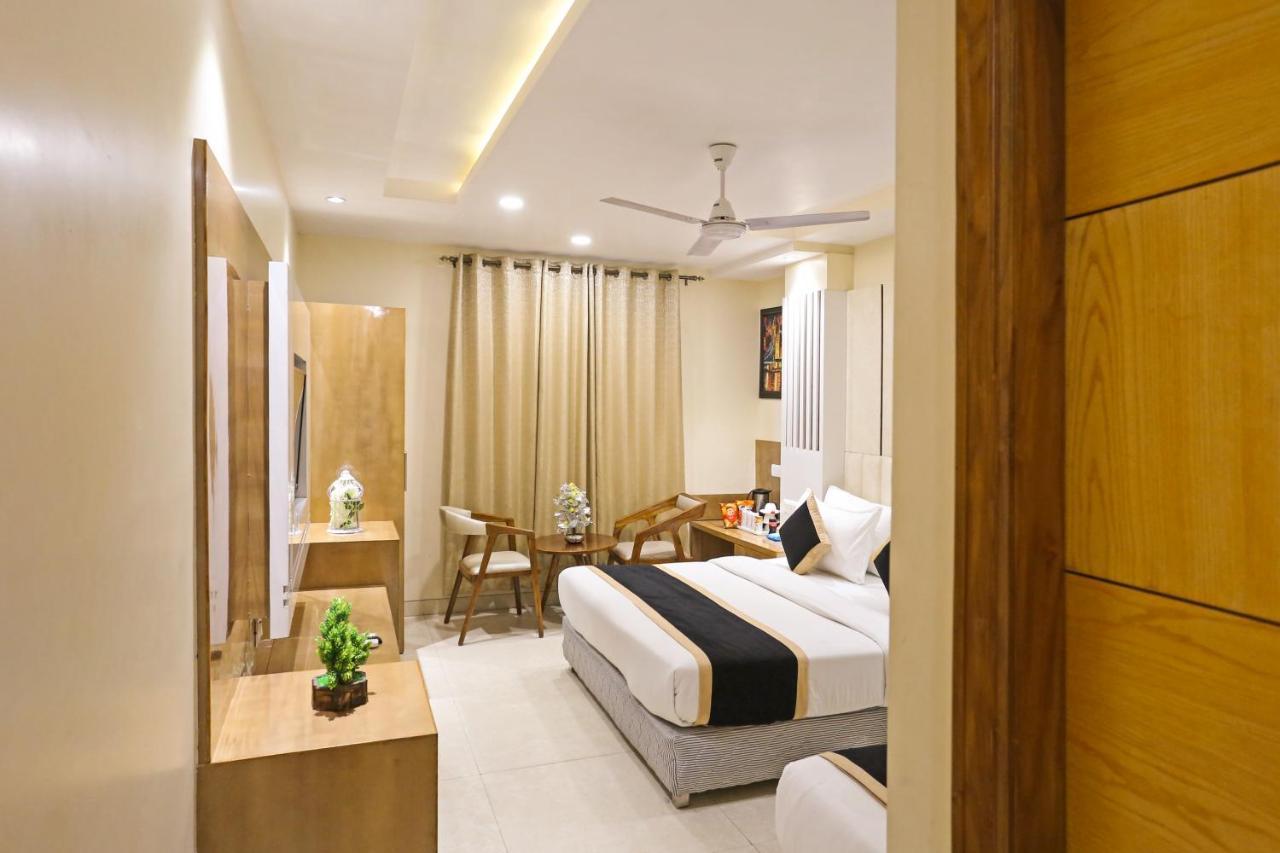 Hotel Worth Newly Bulit - Nowe Delhi Zewnętrze zdjęcie